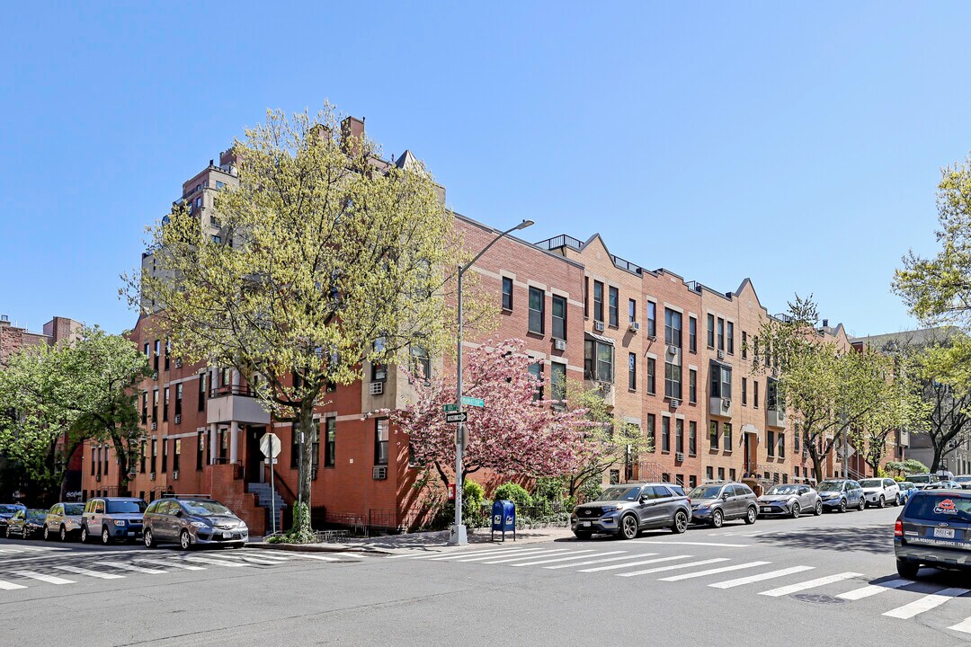 Manhattan Valley Townhouse in New York, NY - Foto de edificio