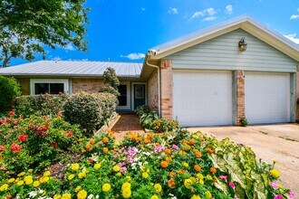 10426 Alcott Dr in Houston, TX - Foto de edificio - Building Photo