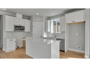 3660 SW Sandlewood Ln in Gresham, OR - Building Photo - Building Photo