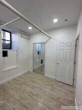 3 Egremont Rd, Unit A in Boston, MA - Foto de edificio - Building Photo
