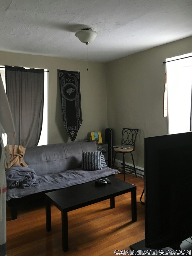 357 Windsor St in Cambridge, MA - Building Photo - Building Photo