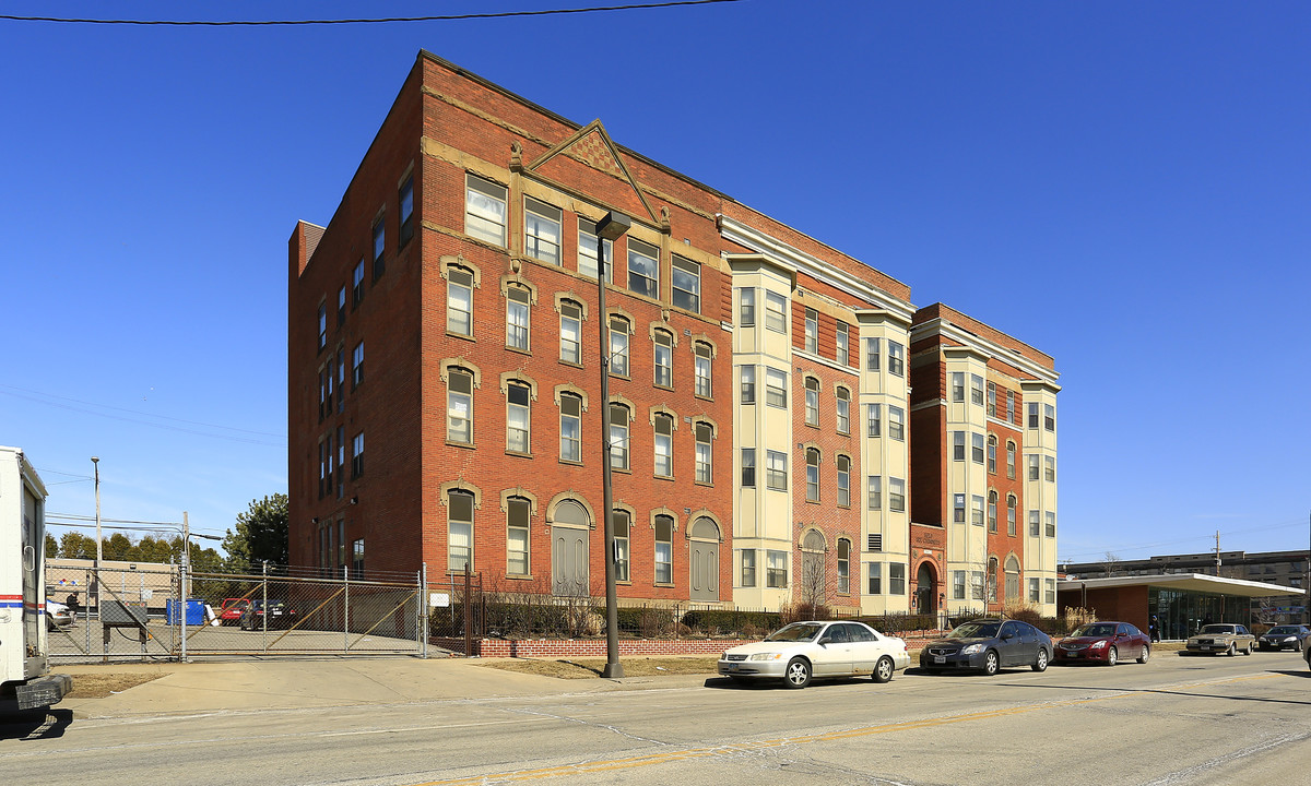 HELP Six Chimneys Apartments in Cleveland, OH - Building Photo