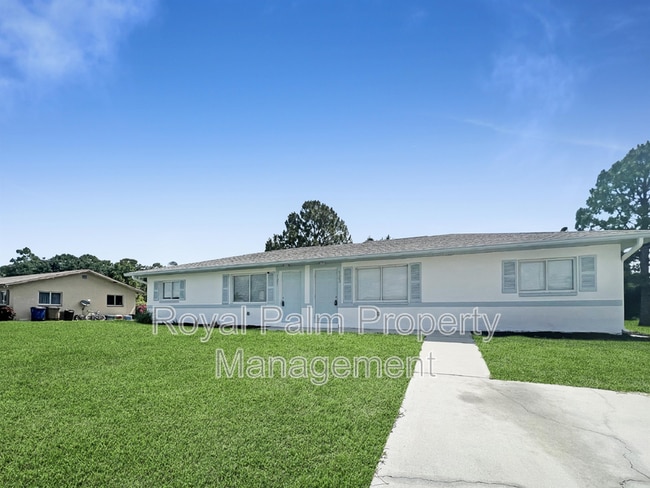 123 Gordon Ave S in Lehigh Acres, FL - Building Photo - Building Photo