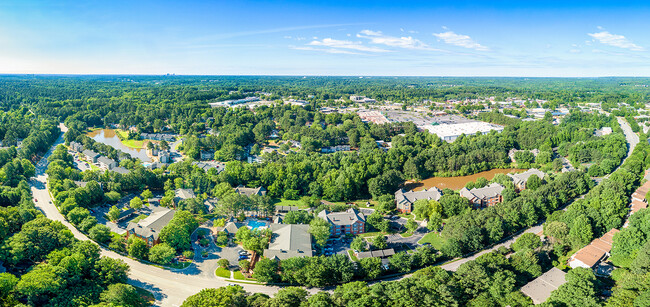 MAA Crabtree Valley in Raleigh, NC - Building Photo - Building Photo