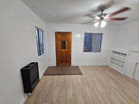 713 1/2 West 57th Street in Los Angeles, CA - Building Photo