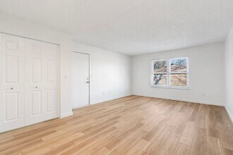 3160 W Greenwood St in Springfield, MO - Building Photo - Building Photo