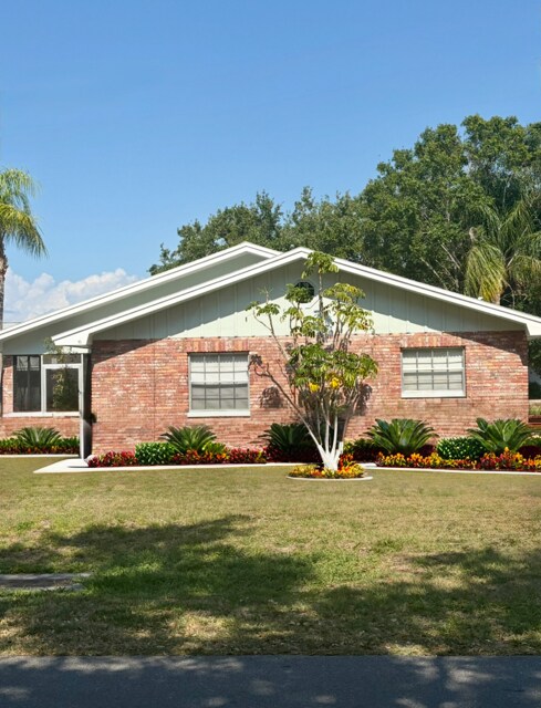 155 New York Ave, Unit A in Dunedin, FL - Building Photo