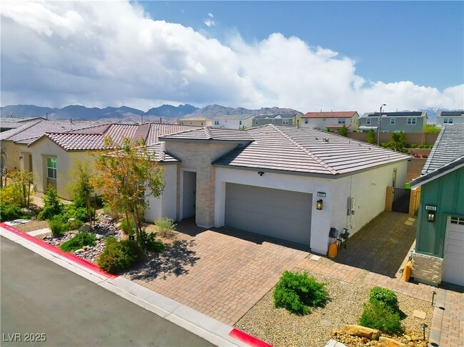 9057 Skye Treeline St in Las Vegas, NV - Foto de edificio - Building Photo