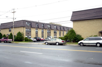 Pen Apartments in Linden, NJ - Building Photo - Building Photo