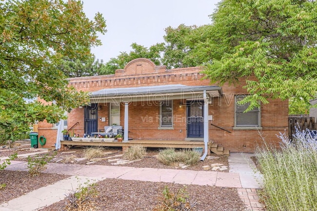 property at 727 W 5th Ave