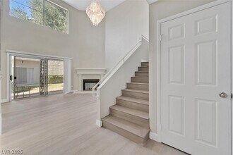 6250 W Flamingo Rd in Las Vegas, NV - Building Photo - Building Photo