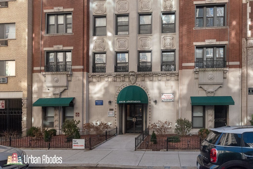 533 W Roscoe St in Chicago, IL - Foto de edificio