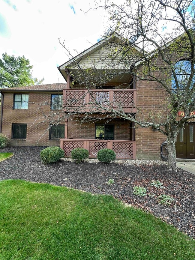 8621 Scenicview Dr in Broadview Heights, OH - Building Photo - Building Photo