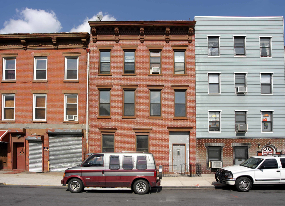 331 S 1st St in Brooklyn, NY - Building Photo