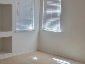 5687 N Nectarine Way in Fresno, CA - Building Photo - Building Photo