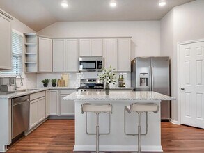 1002 Tomball Downs Dr in Tomball, TX - Building Photo - Building Photo