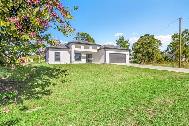 2810 44th St SW in Lehigh Acres, FL - Building Photo - Building Photo