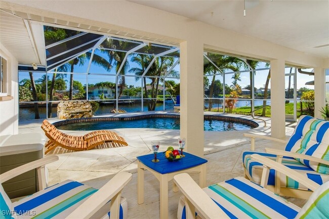 915 SE 28th Terrace in Cape Coral, FL - Foto de edificio - Building Photo