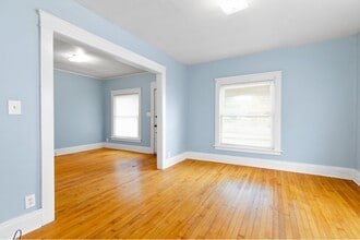 35 Auburn Ave in Utica, NY - Building Photo - Building Photo
