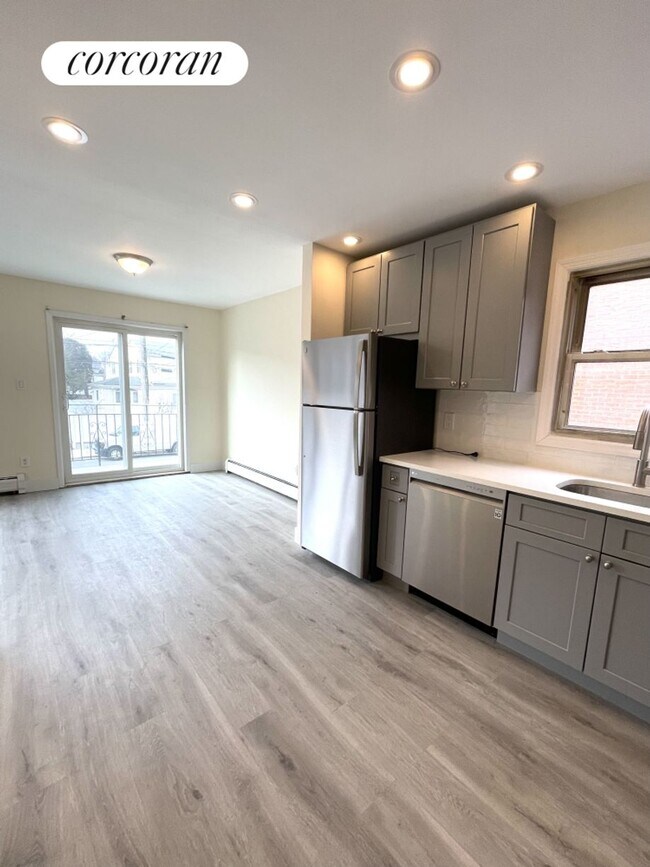15-35 209th St in Queens, NY - Building Photo - Building Photo