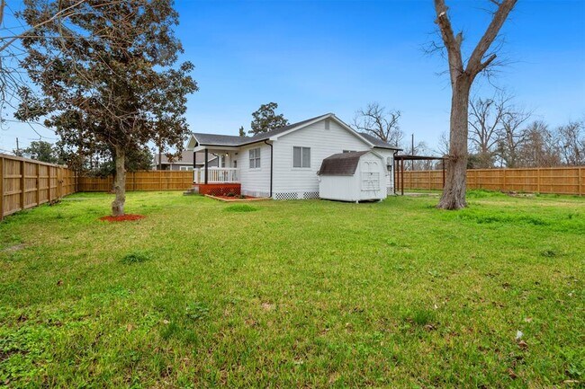6501 De Priest St in Houston, TX - Foto de edificio - Building Photo