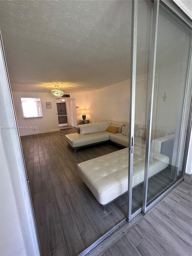 11 Willowbrook Ln photo'