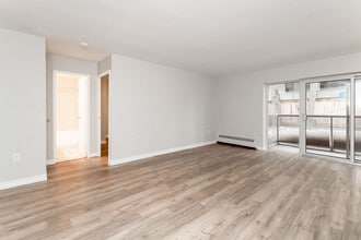 1223 Richmond St in London, ON - Building Photo - Building Photo