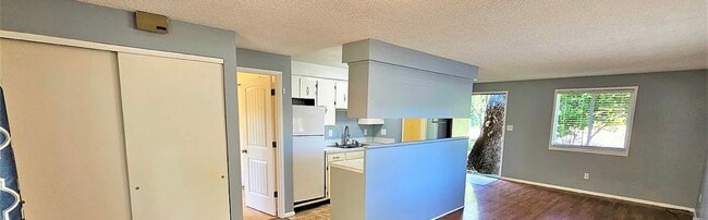 1200 4th Ave in Gold Hill, OR - Building Photo - Building Photo