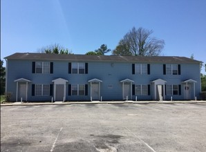 Johnson Street Apartments in Burgaw, NC - Foto de edificio - Building Photo