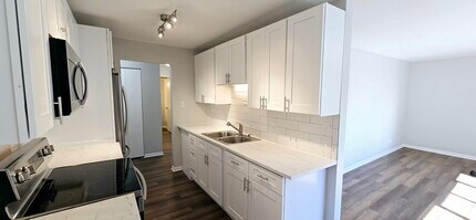 10 Oak Ave in Westmont, IL - Building Photo - Building Photo