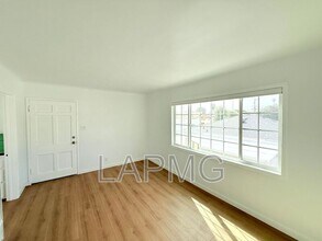 230-232 Rennie Ave in Los Angeles, CA - Building Photo - Building Photo
