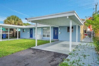 131 NW 57th St in Oakland Park, FL - Building Photo - Building Photo