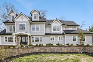 215 Summit Ave in Summit, NJ - Building Photo