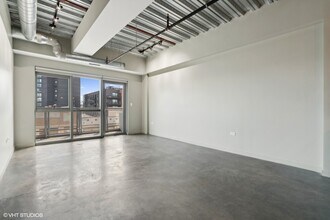 1243 N Milwaukee Ave, Unit 205 in Chicago, IL - Building Photo - Building Photo