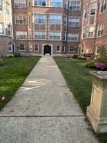 1722 E 70th St in Chicago, IL - Building Photo