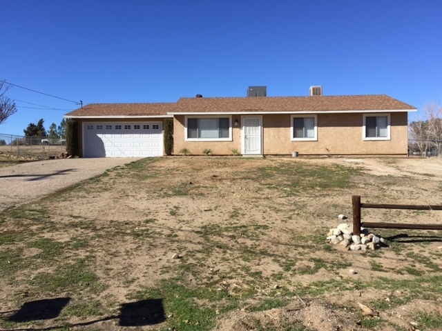 12788 Hickory Ave in Victorville, CA - Building Photo