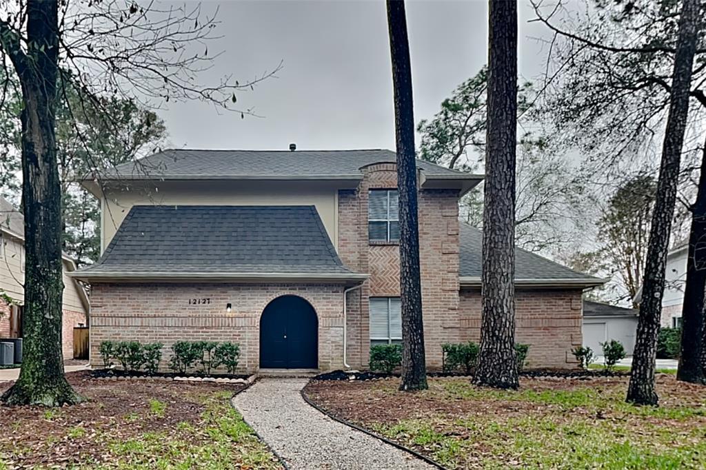 12127 Rocky Lake Dr in Houston, TX - Building Photo