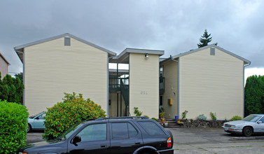 631 N Fife St in Tacoma, WA - Building Photo - Building Photo