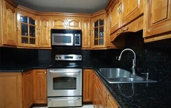 2055 SW 122nd Ave, Unit 202 in Miami, FL - Building Photo - Building Photo