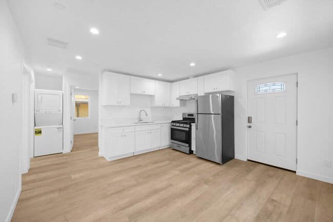 property at 308 N Catalina Ave