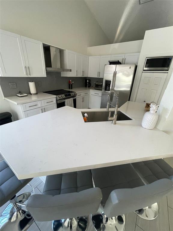 755 Sand Creek Cir in Weston, FL - Foto de edificio - Building Photo