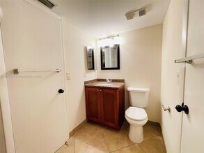 10101 W Sunrise Blvd, Unit 204 in Plantation, FL - Foto de edificio - Building Photo
