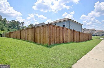 8077 Rudder Cir in Fairburn, GA - Building Photo - Building Photo