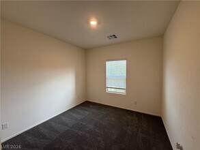 356 Larksong Ave in Whitney, NV - Building Photo - Building Photo