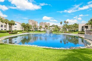 6555 Valen Way in Naples, FL - Building Photo