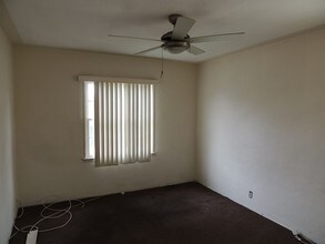 1948-1954 Cedar Ave in Long Beach, CA - Building Photo - Interior Photo