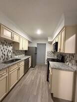 7952 Leonora St in Houston, TX - Building Photo