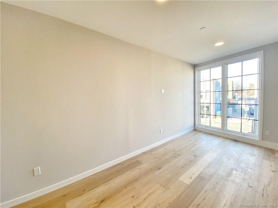 51 Wall Street, Unit 3 in Norwalk, CT - Building Photo