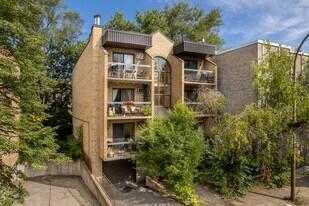 2245 Saint-Jacques Rue in Montréal, QC - Building Photo