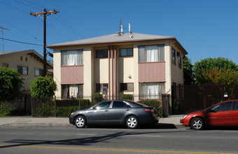 6327-6333 Coldwater Canyon Ave in North Hollywood, CA - Building Photo - Building Photo